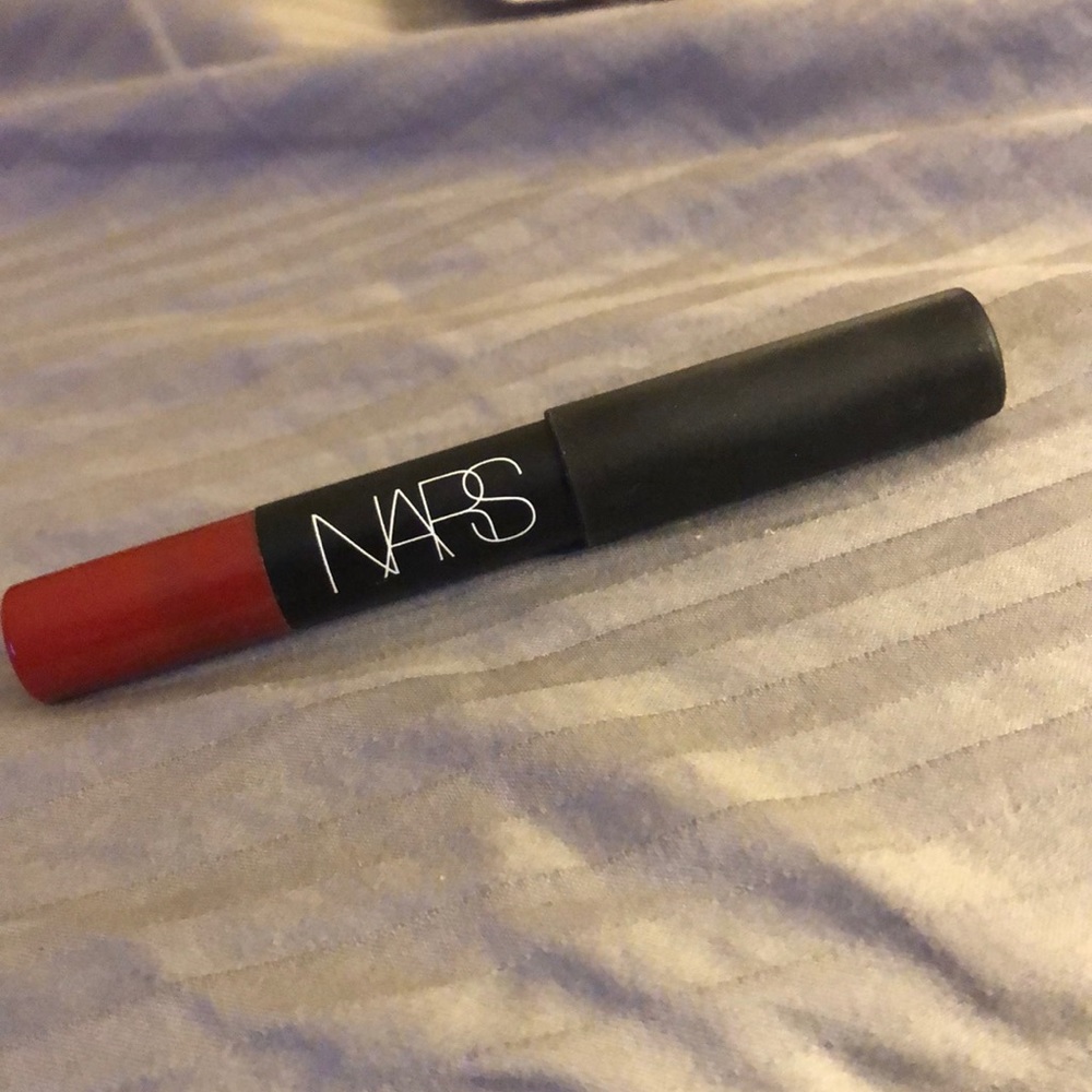 NARS velvet matte lip pencil “cruella”
